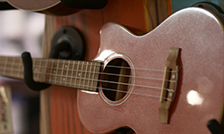 magazin docom - guitar ukulele
