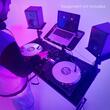 Birou DJ cu difuzor reglabil si tavi pentru laptop, GFDJT01